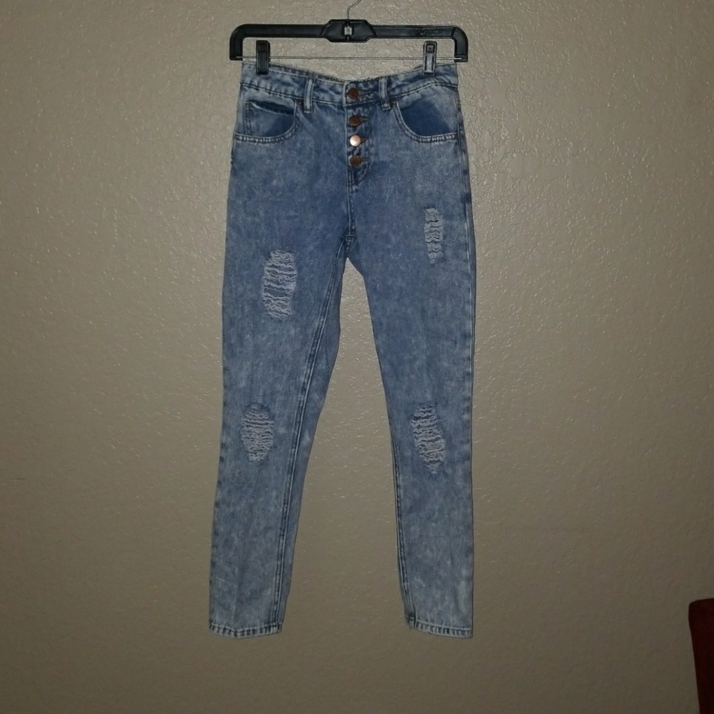 Distressed Boyfriend Style Jeans